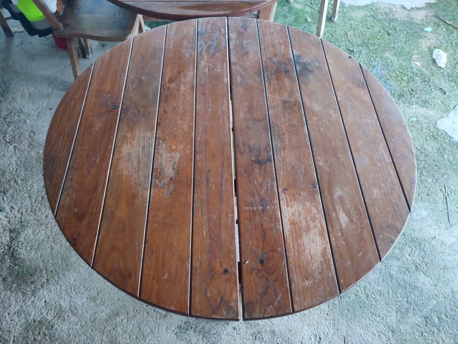 Mesas de madeira redondas