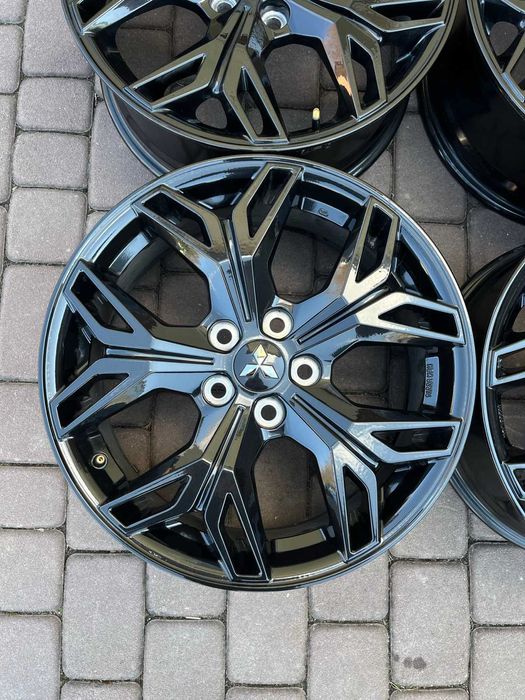 Oryginał alufelgi Mitsubishi 5x114,3 18 CZUJNIK Outlander ASX CZARNE
