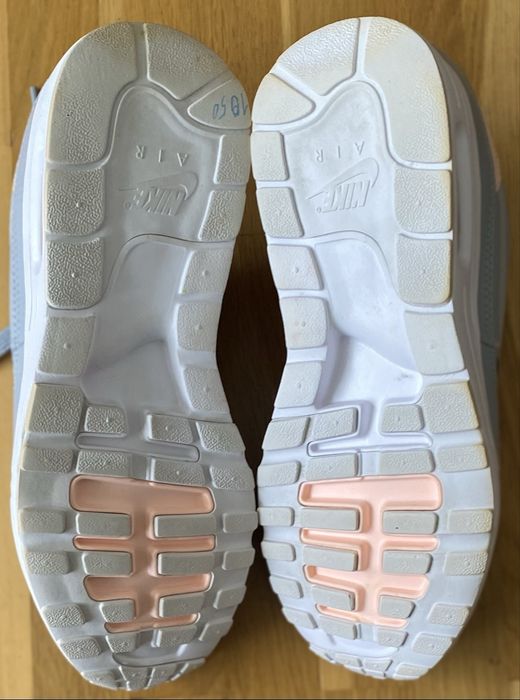 Кросіівки NIKE AIR.