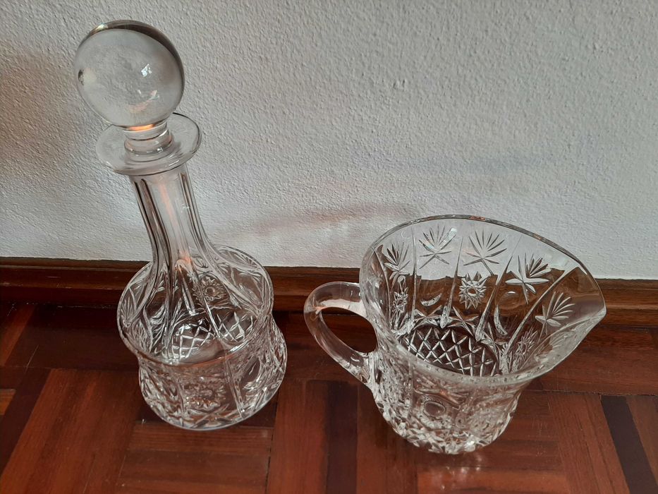 Jarro para whisky e jarro para sumo