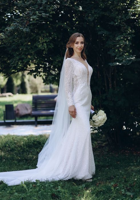 продам весільну сукню з фатою (сукня фата після хімчистки)