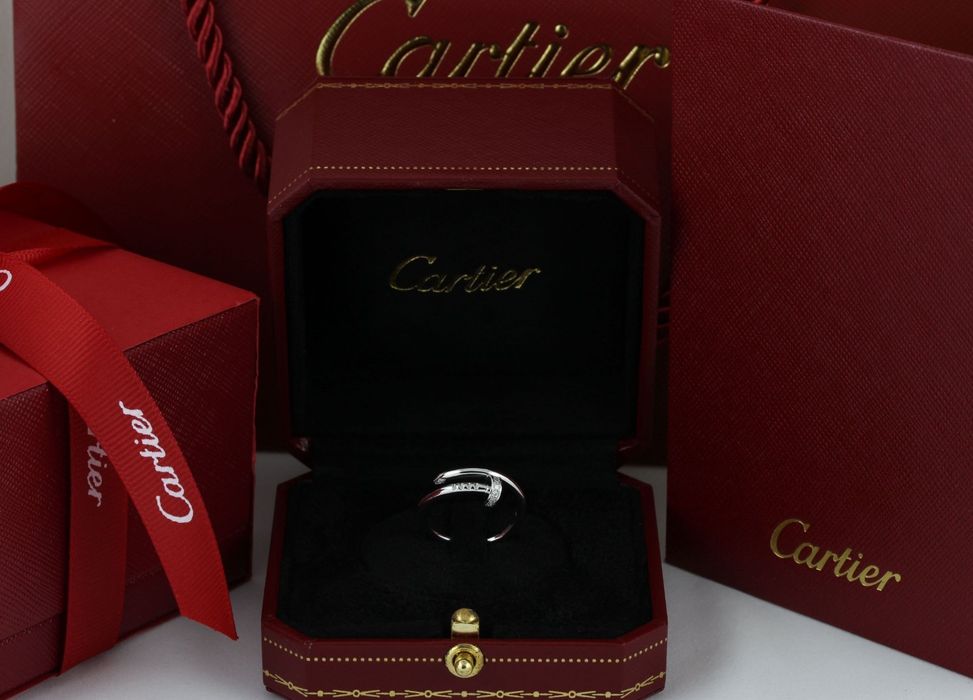Золотое кольцо Cartier Juste un Clou (Гвоздь)с природными бриллиантами