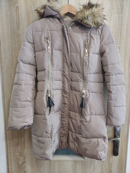 Ciepła zimowa kurtka z kapturem M/L – bardzo dobry stan