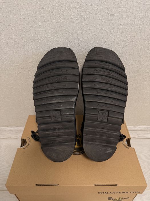 Босоніжки dr martens