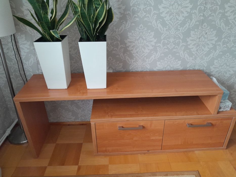 Szafka rtv zadbana