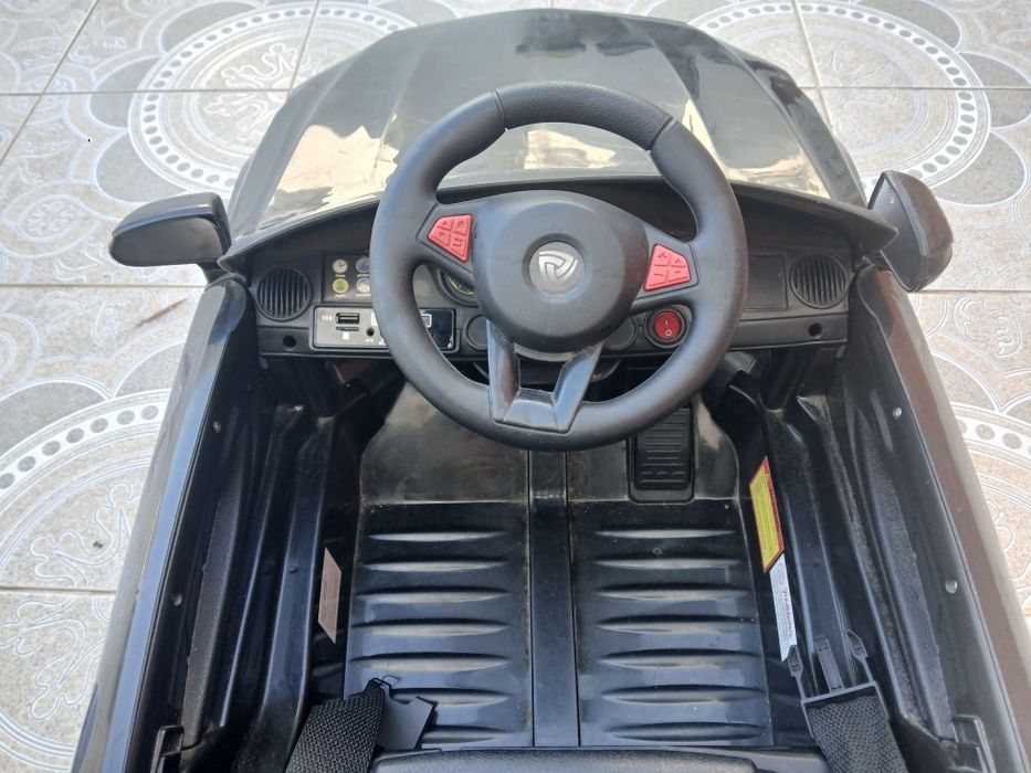 Carro de criança 12v com comando