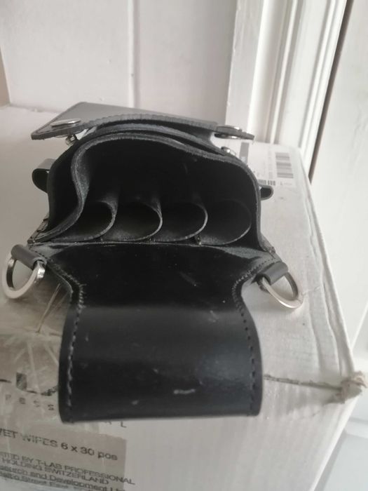 Чехол- кабура для перукарських ножниць