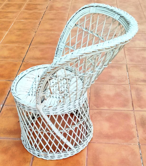 Cadeira de verga branca mto cómoda