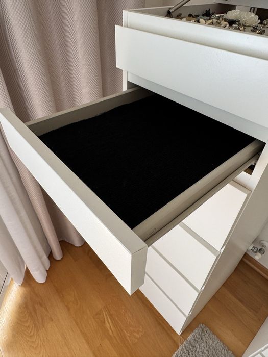 Cómoda Malm com 6 Gavetas + Espelho