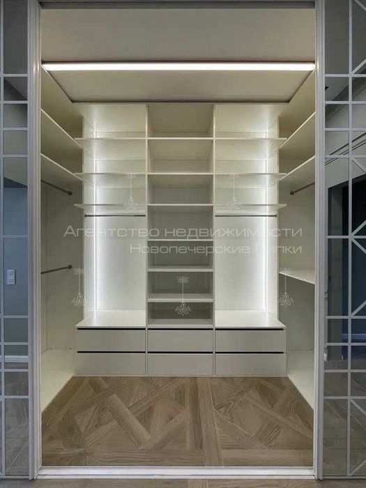 Продаж триповерхового таунхауса 290м2 в Козині КМ Montana Village