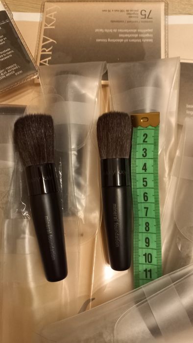 Нові професійні кісті/пензли  Mary Kay