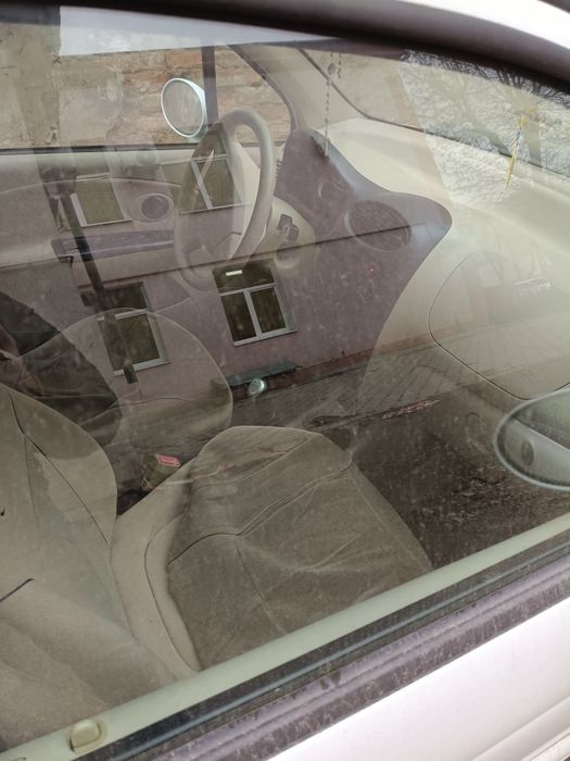 Продам гарний майже новий автомобіль