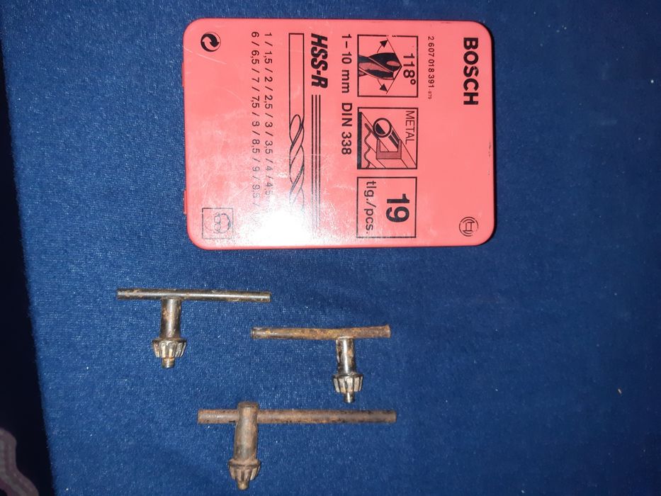 Caixa para brocas Bosch c/chaves de aperto