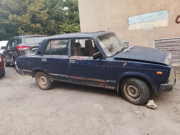 Продам ваз 2107 на запчастини або відновлення після невеликого дтп можливий обмін на друге авто