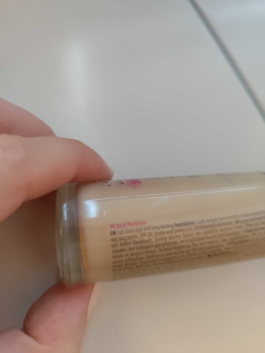 Podkłady do twarzy Essence Lirene Douglas zestaw