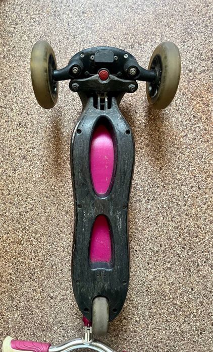 Детский самокат Globber Elite Deluxe Lights Pink