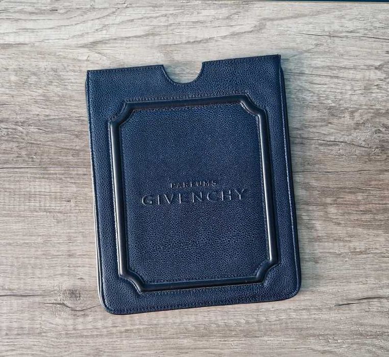 GIVENCHY etui na tablet