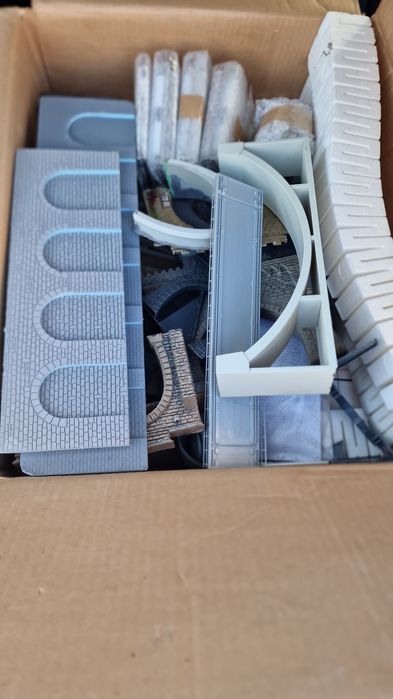 Cocheira antiga  envelhecida e giratoria electrica.