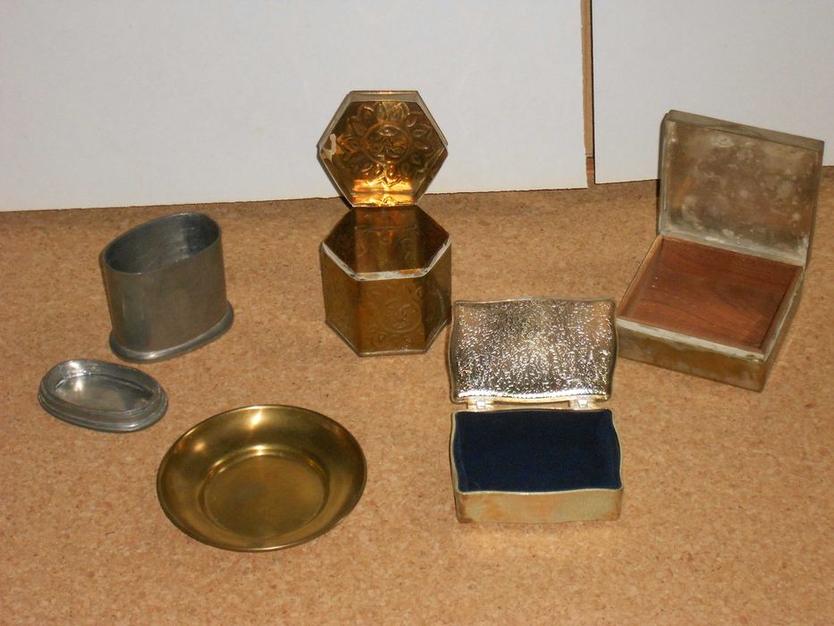 Caixas potes e outros antigos vintage latao estanho