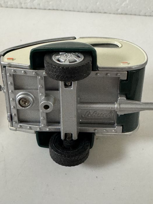 Miniatura MG da Schuco 1:43
