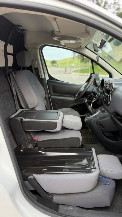 Peugeot Partner 1.6 diesel - Longa - Reservado