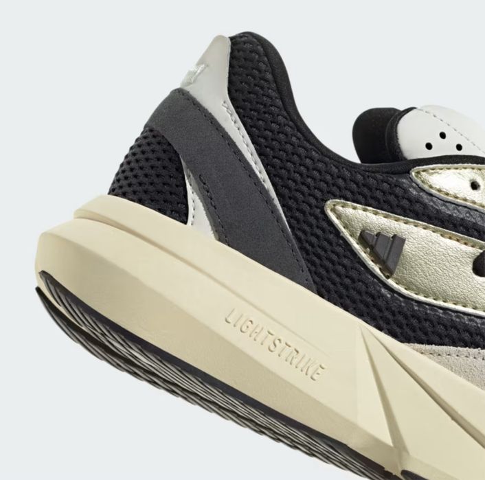 Кросівки оригінал Adidas LIGHTBLAZE SHOES