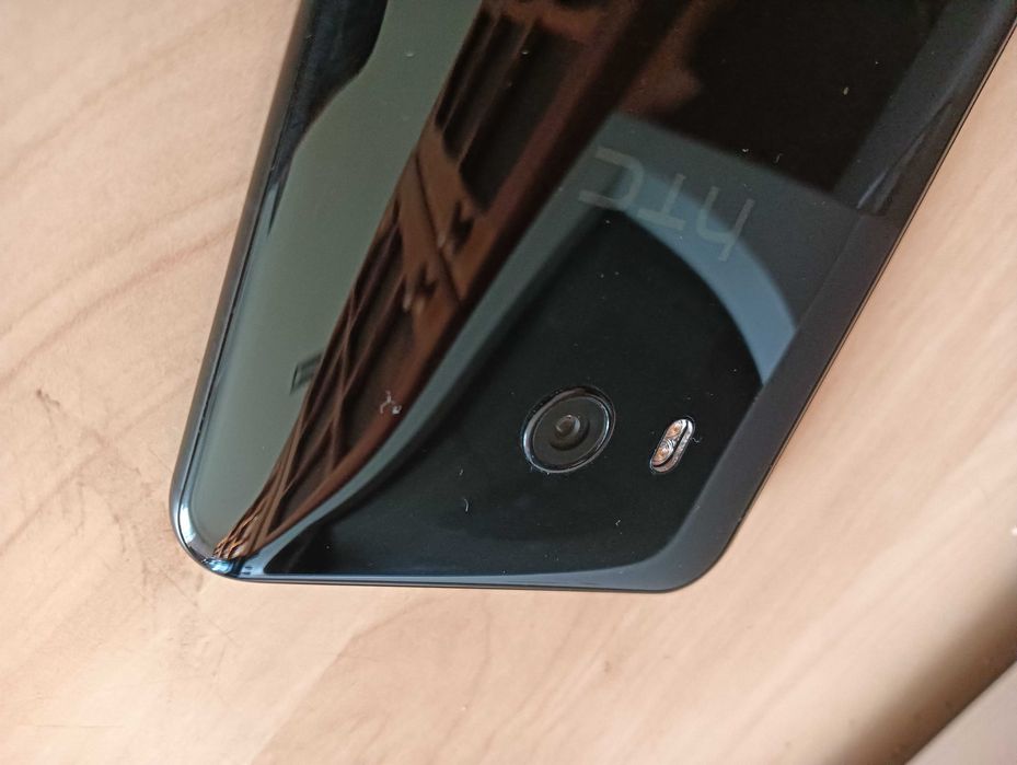 Smartfon HTC U11 LTE jak nowy 4/64Gb bez żadnych blokadt. Wodoszczelny