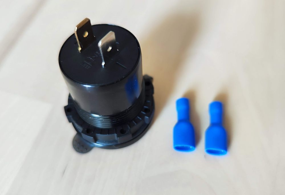 KWG-L4S Автомобільна швидка зарядка USB-A QC 3.0 з вольтметром