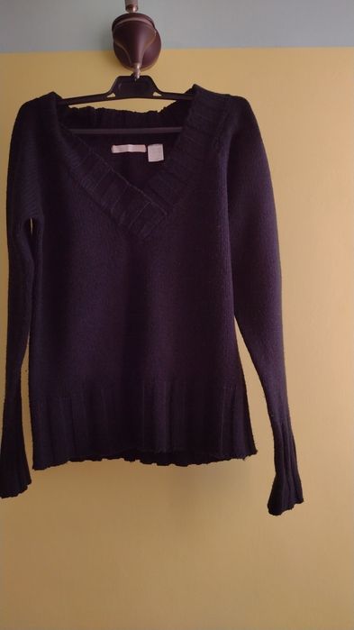 Sweter czarny roz. L