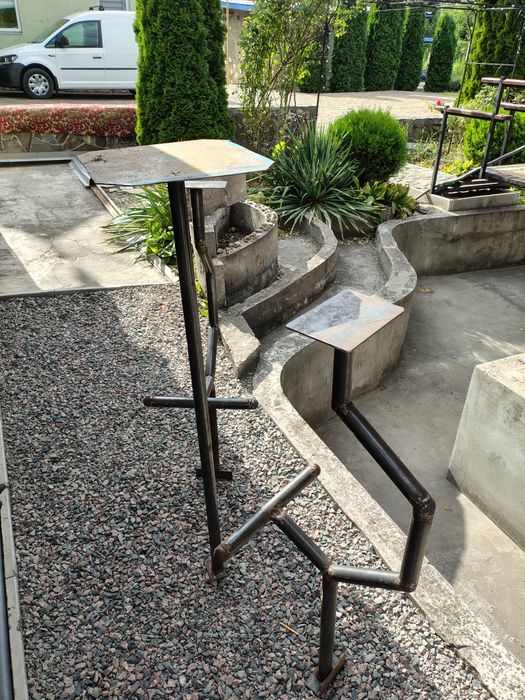 Барный комплект ,стол и два стула