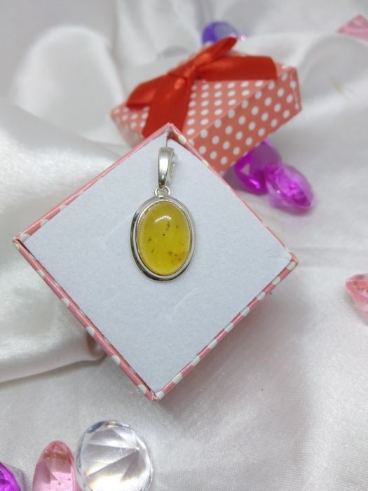 Piękny srebrny wisiorek z bursztynem, srebro 925