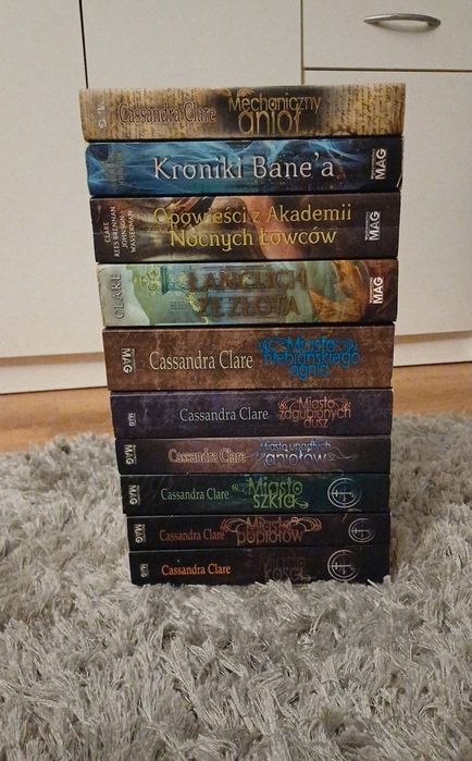 Pakiet książek Dary Anioła plus uniwersum świata Nocnych Łowców