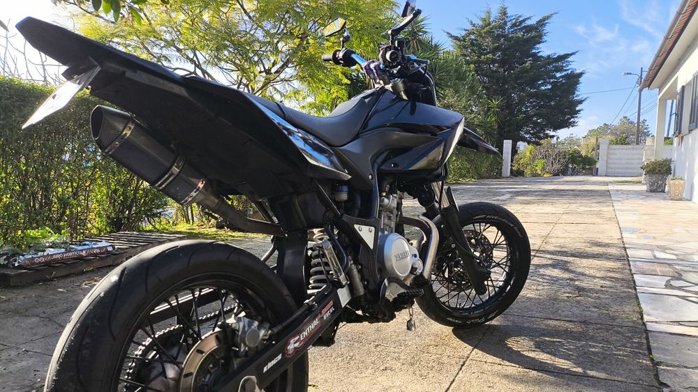 Yamaha wr125r preta