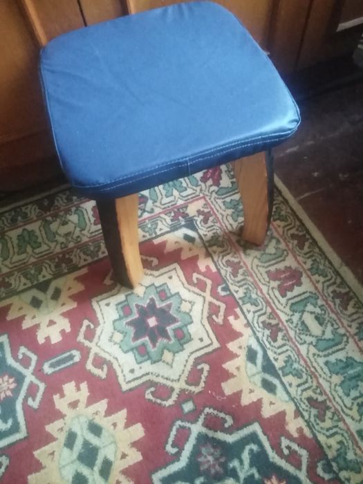 Маленькие детские табуретки.