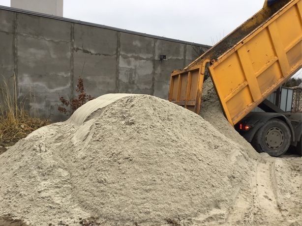 Чорнозем Торфосуміш Пісок річковий Яружний пісок Щебінь Відсів.