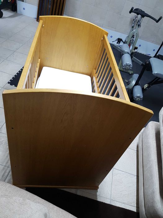 Cama de Bebé (única, não se compra em lojas)