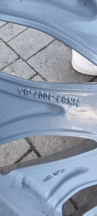 Felgi 18" Aluminiowe Jaguar F-Face E-Pace oryginał czujniki