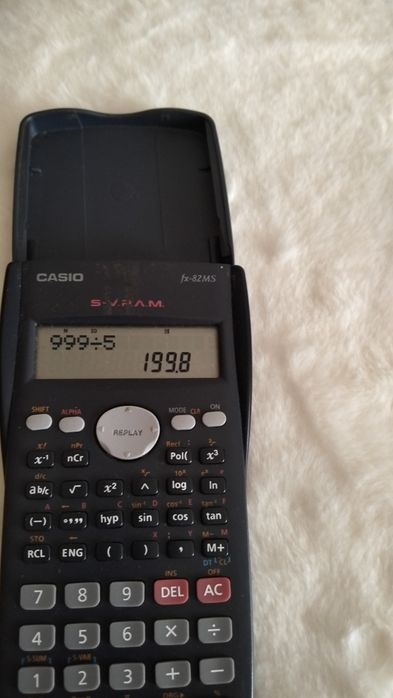 Vendo uma calculadora Casio fx