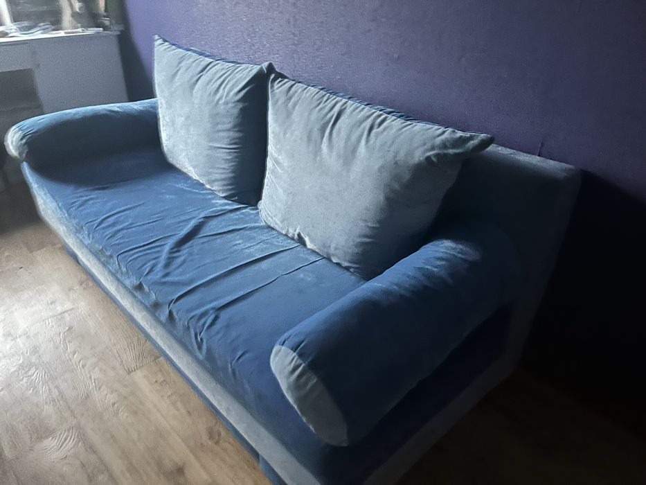 Продам диван синий