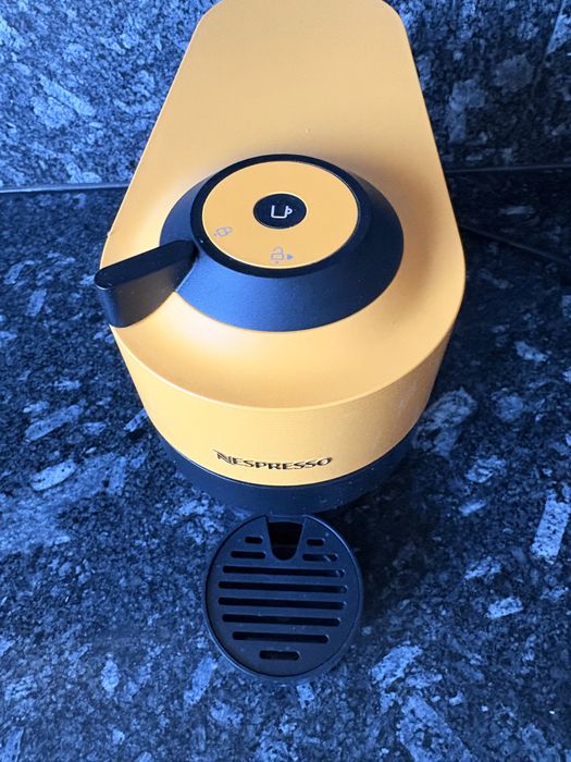 Maquina de café Nespresso Vertuo Delonghi