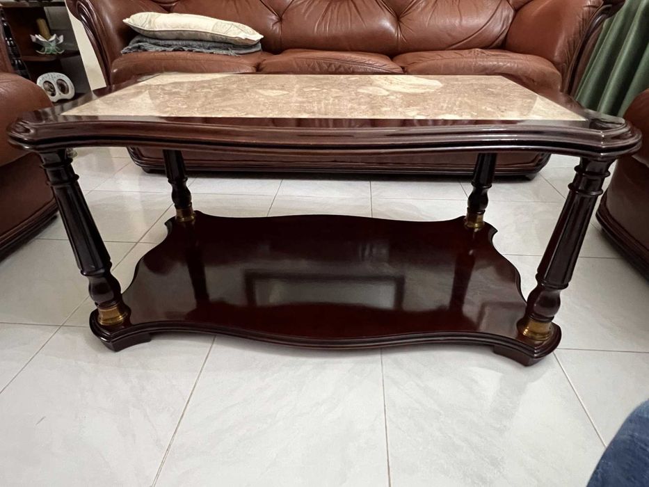 Vendo Mesa de Apoio em Mogno com Pedra Mármore