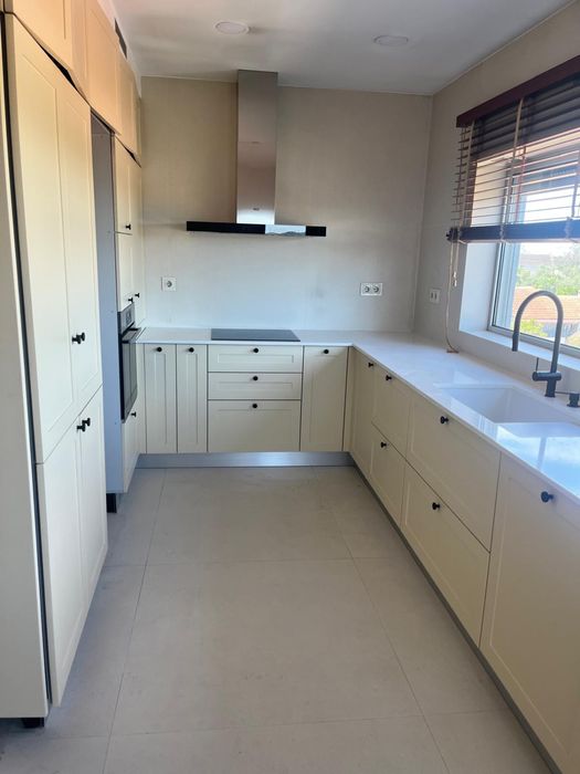 Apartamento T3 para Arrendamento no centro de Meirinhas