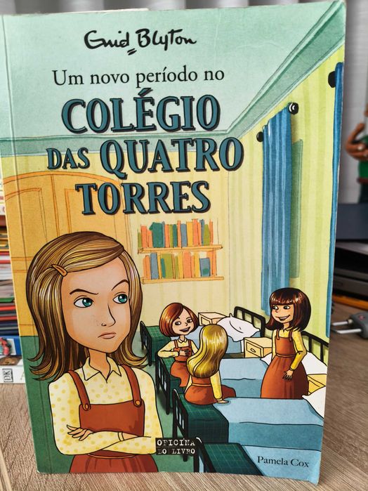 Coleção de Livros - Colégio das Quatro Torres