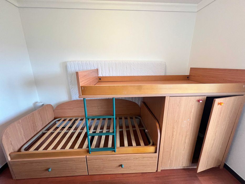 Beliche com Roupeiro e 2 Gavetões (1,90m x 0,90m)