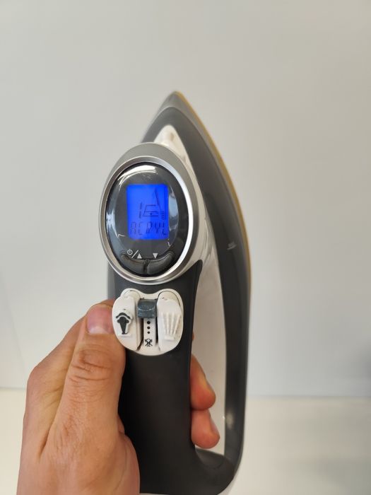 Праска Braun Studio DB4000 Inotec кераміка з дисплеєм