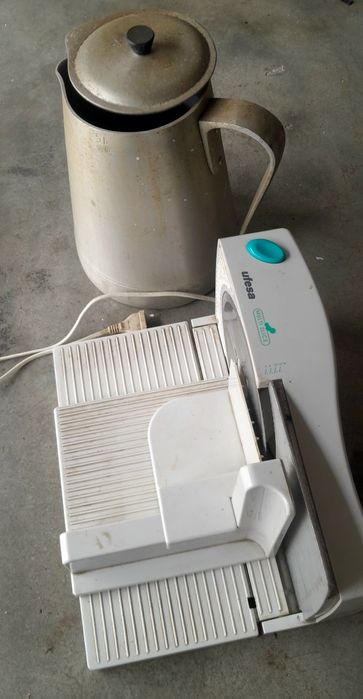 Máquina de cortar Fiambre.. cafeteira 5 litros