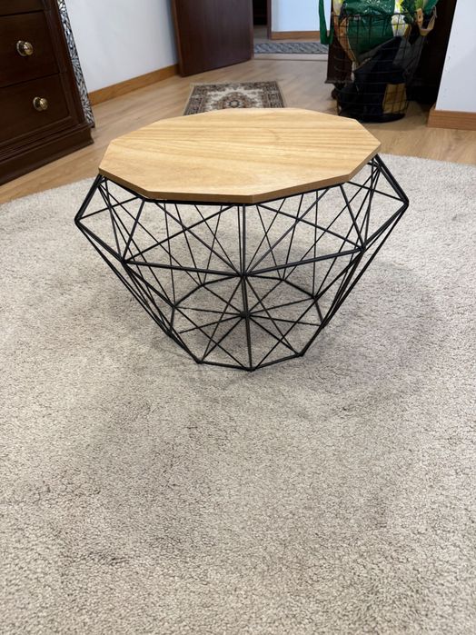Mesa de apoio com arrumação
