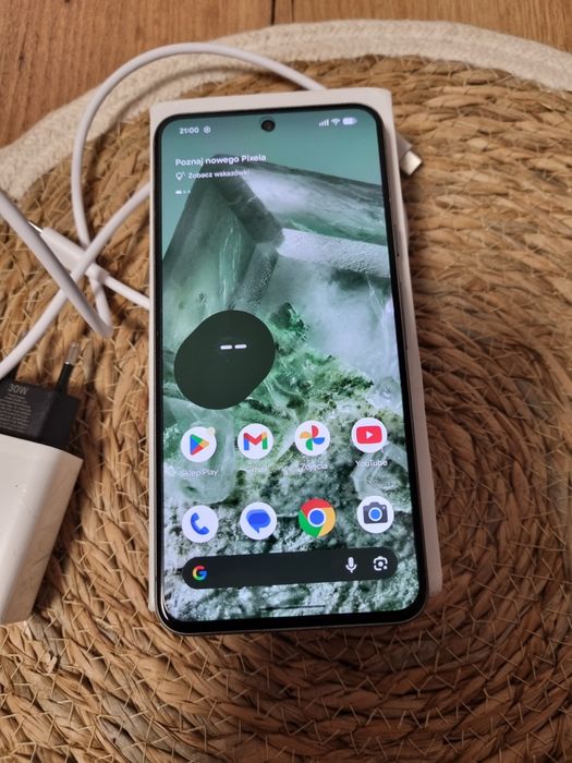 Google Pixel 8 komplet z szybka ładowarka!