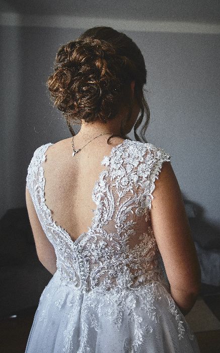 Piękna suknia ślubna