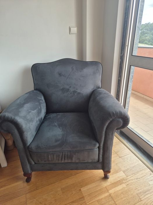 Sofa e 2 cadeiroes